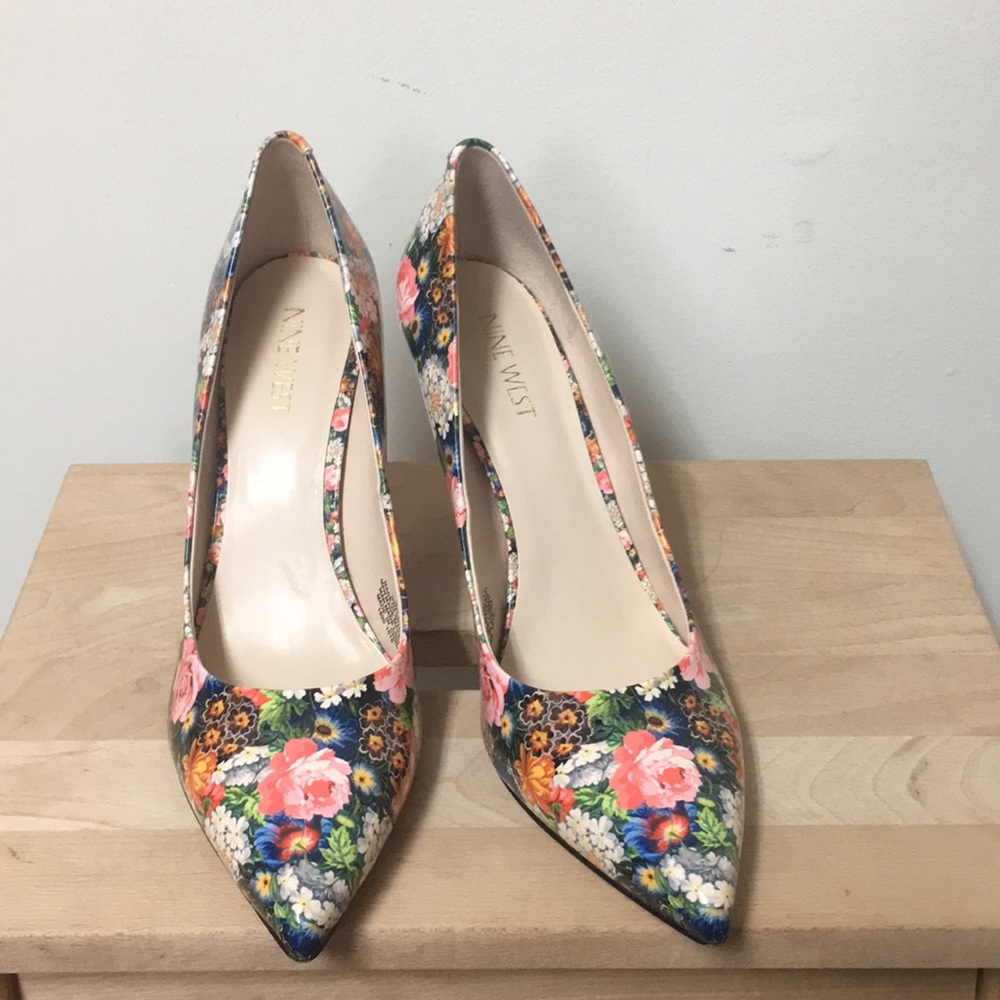 Nine West Floral Pumps